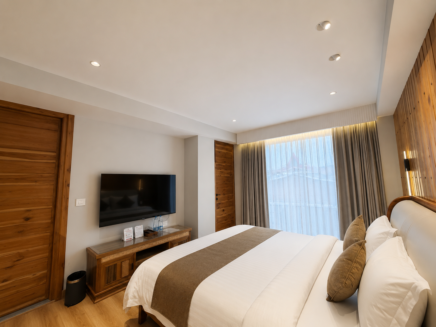 Falcon Floor (With Kitchen, Garden & Living Room) F1